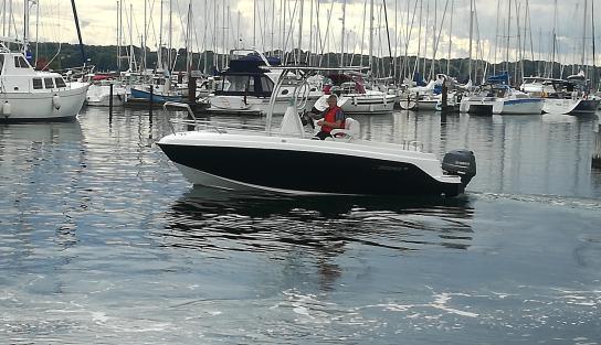 Atomix 600 CC | Vestfyns Marinecenter | Bådudlejning på Fyn og i Jylland